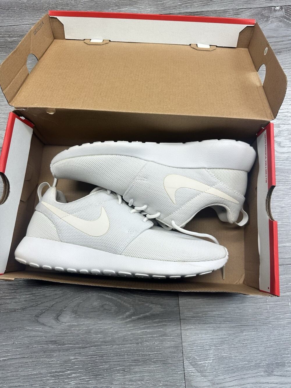 Nike Roshe Size 8 White